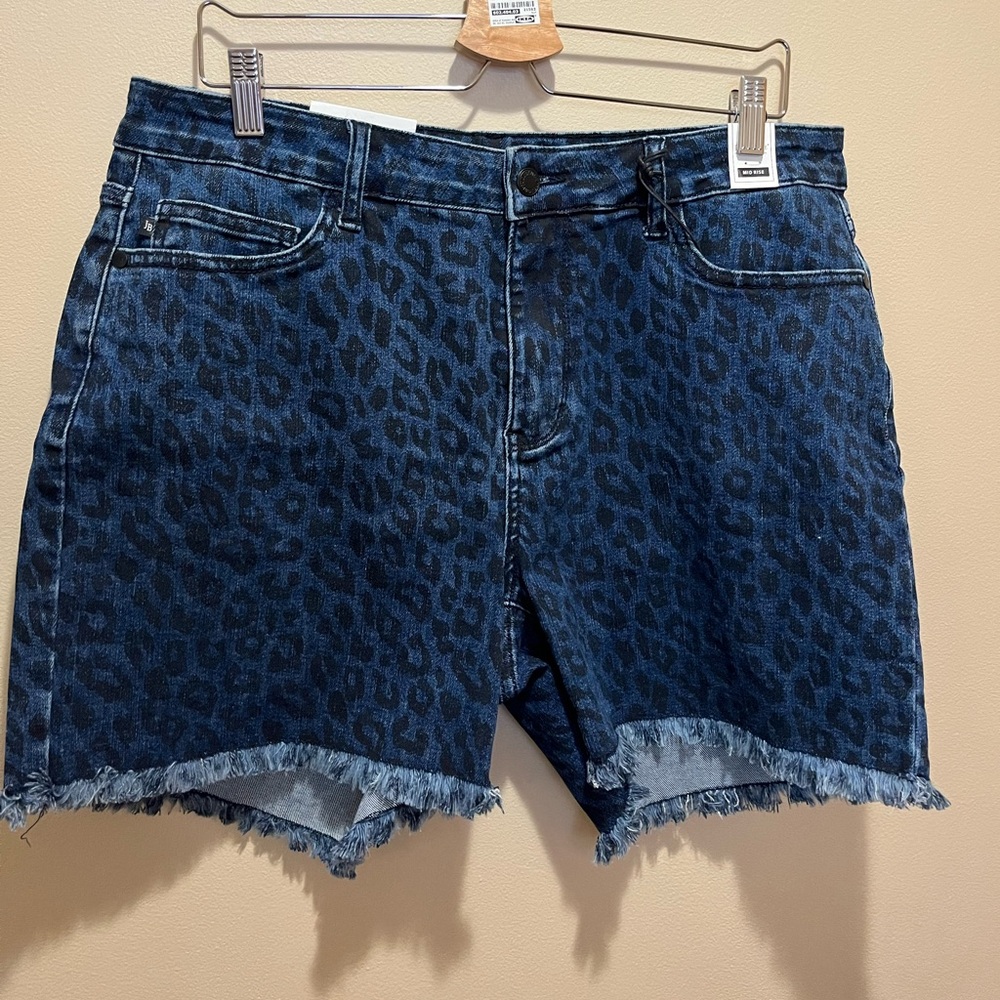 Judy Blue Leopard Shorts